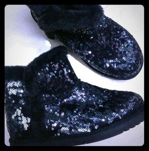 KIDS: SPARKLES & FUR BOOTS! Girl's Black & Silver
